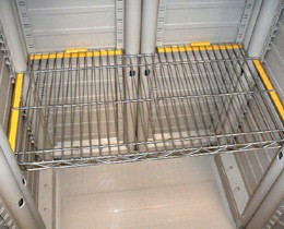 600mm Storage Shelf w/ Hanger Bar